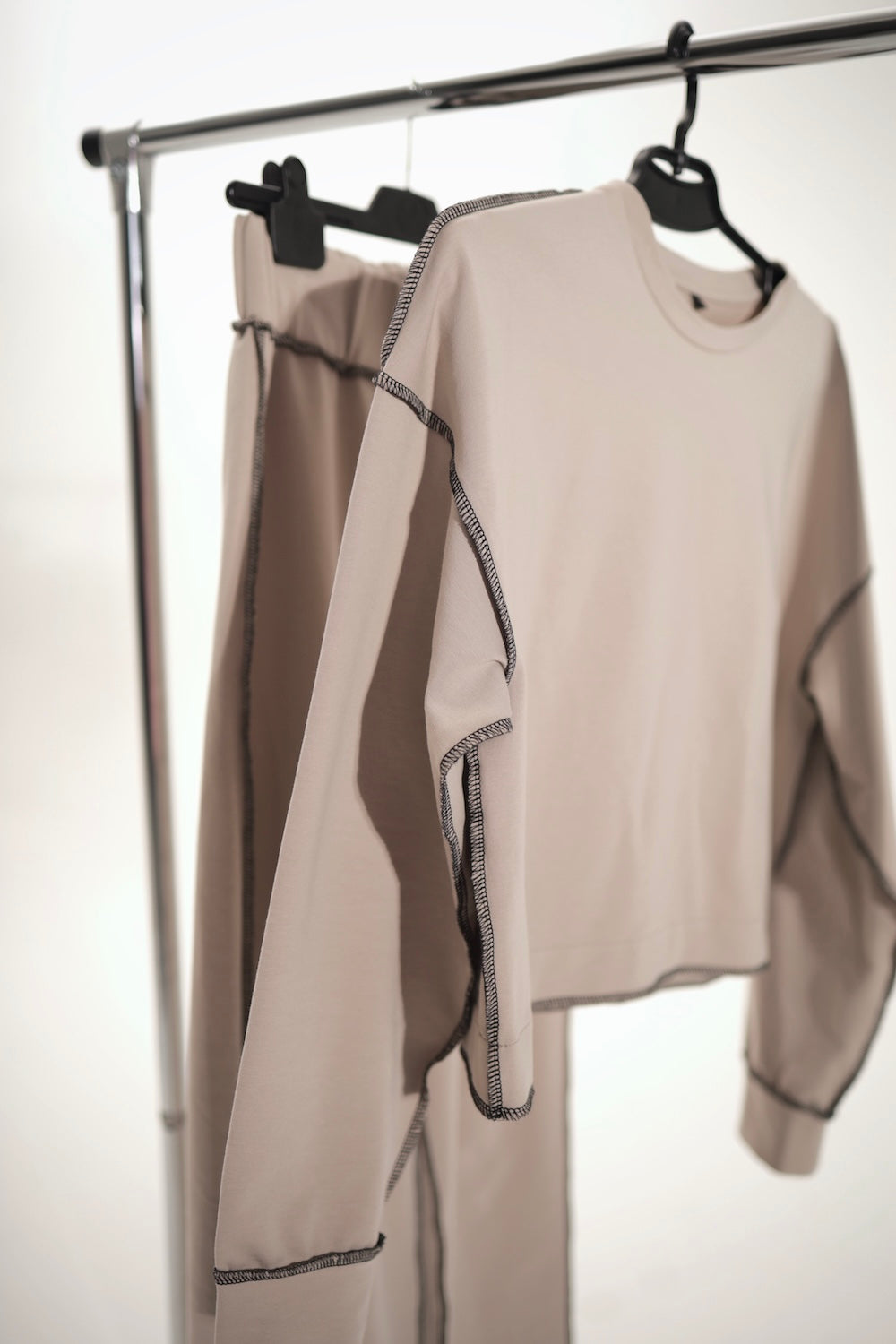 Ensemble de survêtement beige en coton femme 2 pièces – coutures apparentes et style oversize