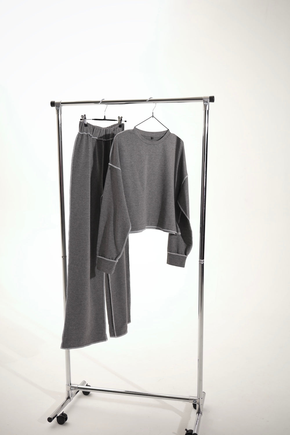 Ensemble de survêtement gris anthracite en coton femme 2 pièces – coutures apparentes et style oversize